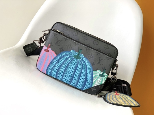حقيبة رجالي LV x YK Trio Monogram للجنسين M46358 Street Style Collaboration 3WAY