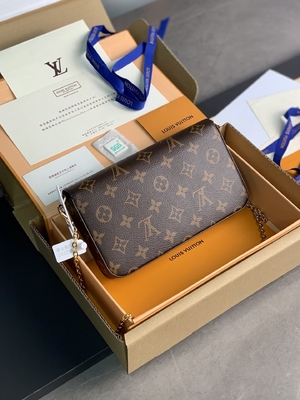 حقيبة صغيرة LV Felicie Pochette مونوغرام محفظة فوشيا بطانة