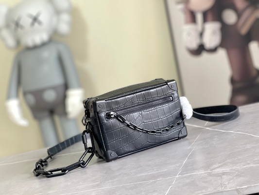 Crocodilien Matte Black Louis Vuitton LV Soft Trunk Mini Small براءات الاختراع والجلود