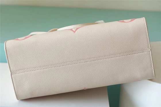 حقيبة يد صغيرة بتصميم شخصي من لويس فيتون Onthego Mm Monogram Empreinte