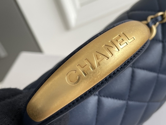 Caviar شانيل ميني كافيار مستطيل الشكل 2020 من جلد الحمل المحبب ومعدن ذهبي اللون