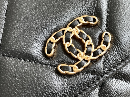 حقيبة جلد الخراف Gold ذات العلامات التجارية المحبوبة شانيل 19 حقيبة رفرف صغيرة OEM
