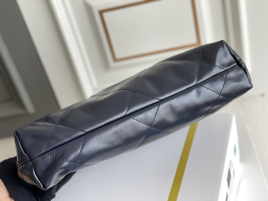 22S Calfskin Navy Chanel 22 &quot;Trash Bag&quot; حقيبة يد صغيرة ODM
