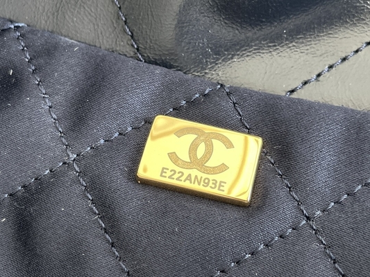 22S Calfskin Navy Chanel 22 &quot;Trash Bag&quot; حقيبة يد صغيرة ODM