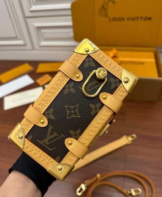 حقيبة حقيبة لويس فويتون LV من القماش البني طويل النظر