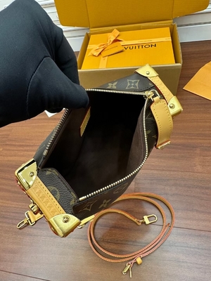حقيبة حقيبة لويس فويتون LV من القماش البني طويل النظر