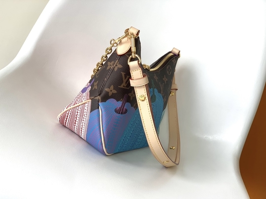 حقيبة بولوني مونوغرام LV من القماش المطلي بطباعة القرع