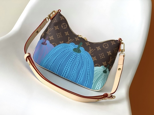 حقيبة بولوني مونوغرام LV من القماش المطلي بطباعة القرع