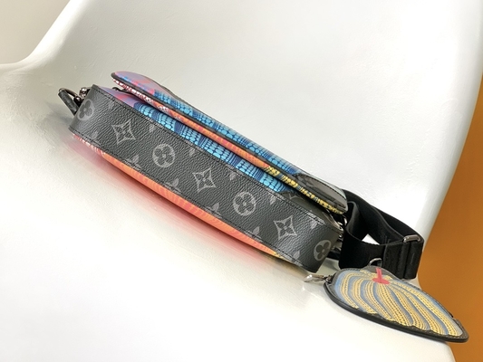 حقيبة رجالي LV x YK Trio Monogram للجنسين M46358 Street Style Collaboration 3WAY