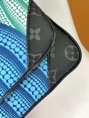 حقيبة رجالي LV x YK Trio Monogram للجنسين M46358 Street Style Collaboration 3WAY