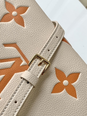 كريم الزعفران العملاق مونوغرام OnTheGo MM لويس فيتون Messenger Bag For iPad Mini