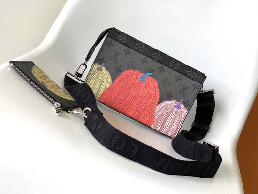LV X YK Mini Designer Purses لويس فيتون Pochette Voyage Pumpkin Print Gaston Wearable Wallet