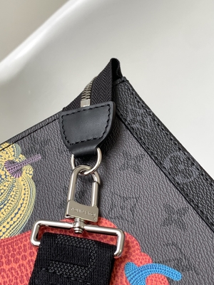LV X YK Mini Designer Purses لويس فيتون Pochette Voyage Pumpkin Print Gaston Wearable Wallet