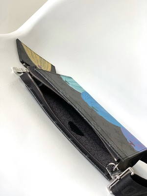 LV X YK Mini Designer Purses لويس فيتون Pochette Voyage Pumpkin Print Gaston Wearable Wallet