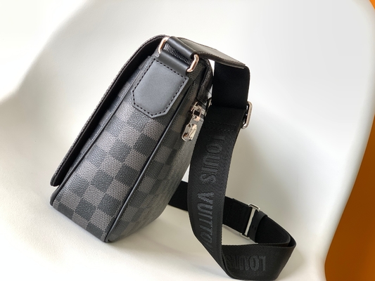 لويس فيتون Branded Mens Bag District PM Damier Messenger Bag أسود الجرافيت