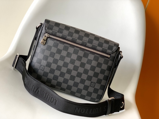 لويس فيتون Branded Mens Bag District PM Damier Messenger Bag أسود الجرافيت