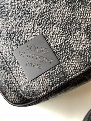 لويس فيتون Branded Mens Bag District PM Damier Messenger Bag أسود الجرافيت