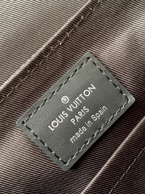 لويس فيتون Branded Mens Bag District PM Damier Messenger Bag أسود الجرافيت