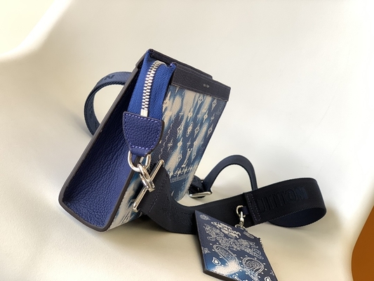 محفظة صغيرة من جاستون لويس فويتون LV Pochette بسحاب مزدوج يمكن ارتداؤها