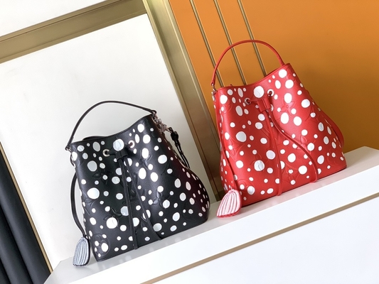 حقيبة يد نسائية بيضاء سوداء NéOnoé MM لويس فيتون Yayoi Kusama