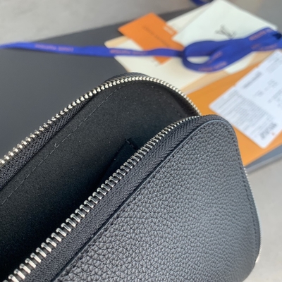 لويس فيتون Pochette Jour GM Cuir Taurillon Leather in Black Noir Purses
