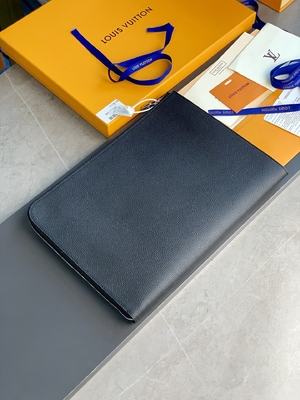 لويس فيتون Pochette Jour GM Cuir Taurillon Leather in Black Noir Purses