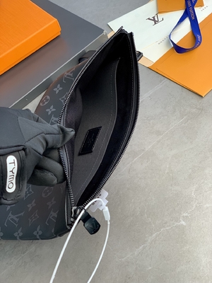 مونوغرام Shadow Leather Mini Designer Pochette To Go لويس فيتون