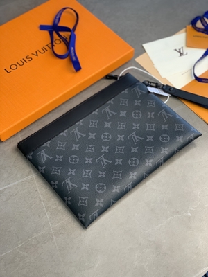 مونوغرام Shadow Leather Mini Designer Pochette To Go لويس فيتون