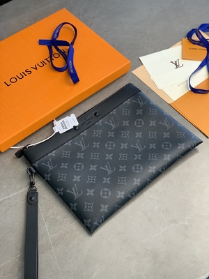 مونوغرام Shadow Leather Mini Designer Pochette To Go لويس فيتون