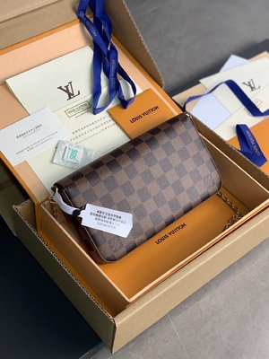 حقيبة صغيرة LV Felicie Pochette مونوغرام محفظة فوشيا بطانة