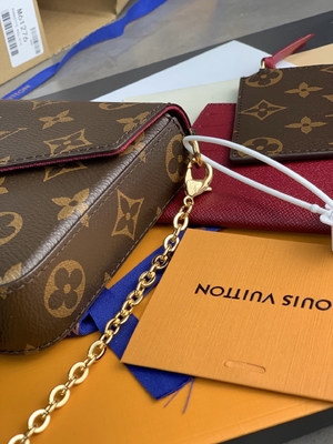 حقيبة صغيرة LV Felicie Pochette مونوغرام محفظة فوشيا بطانة