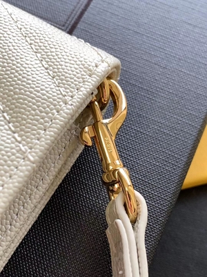 كلاتش كافيار YSL مونوغرام جلد مبطن