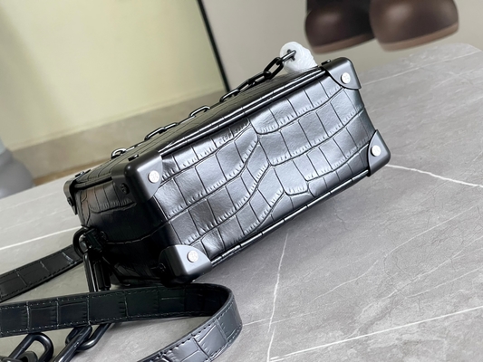 Crocodilien Matte Black Louis Vuitton LV Soft Trunk Mini Small براءات الاختراع والجلود