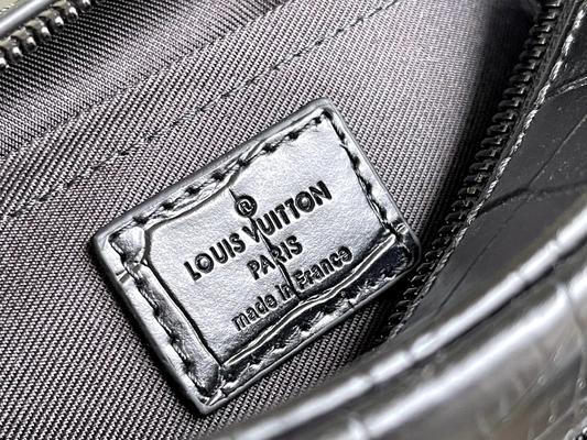Crocodilien Matte Black Louis Vuitton LV Soft Trunk Mini Small براءات الاختراع والجلود