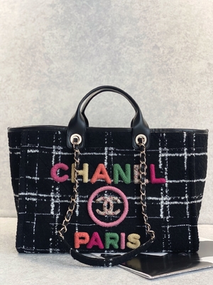 حقيبة شانيل 2022 Sotheby's Custom ذات العلامات التجارية Tweed Beach Bag FW Rainbow Tote