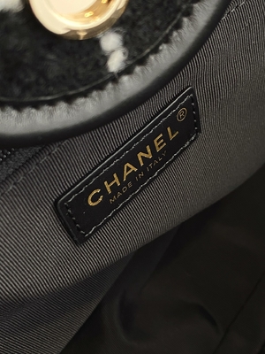 حقيبة شانيل 2022 Sotheby's Custom ذات العلامات التجارية Tweed Beach Bag FW Rainbow Tote