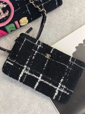 حقيبة شانيل 2022 Sotheby's Custom ذات العلامات التجارية Tweed Beach Bag FW Rainbow Tote