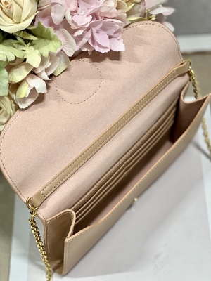 حليب الشاي اللون حقيبة حبال صغيرة تحمل علامة Gucci Soho Chain كتف